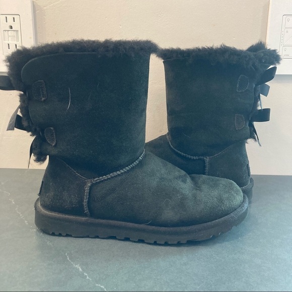 UGG sz 6 black suede Bailey bow mid boots - Picture 11 of 12